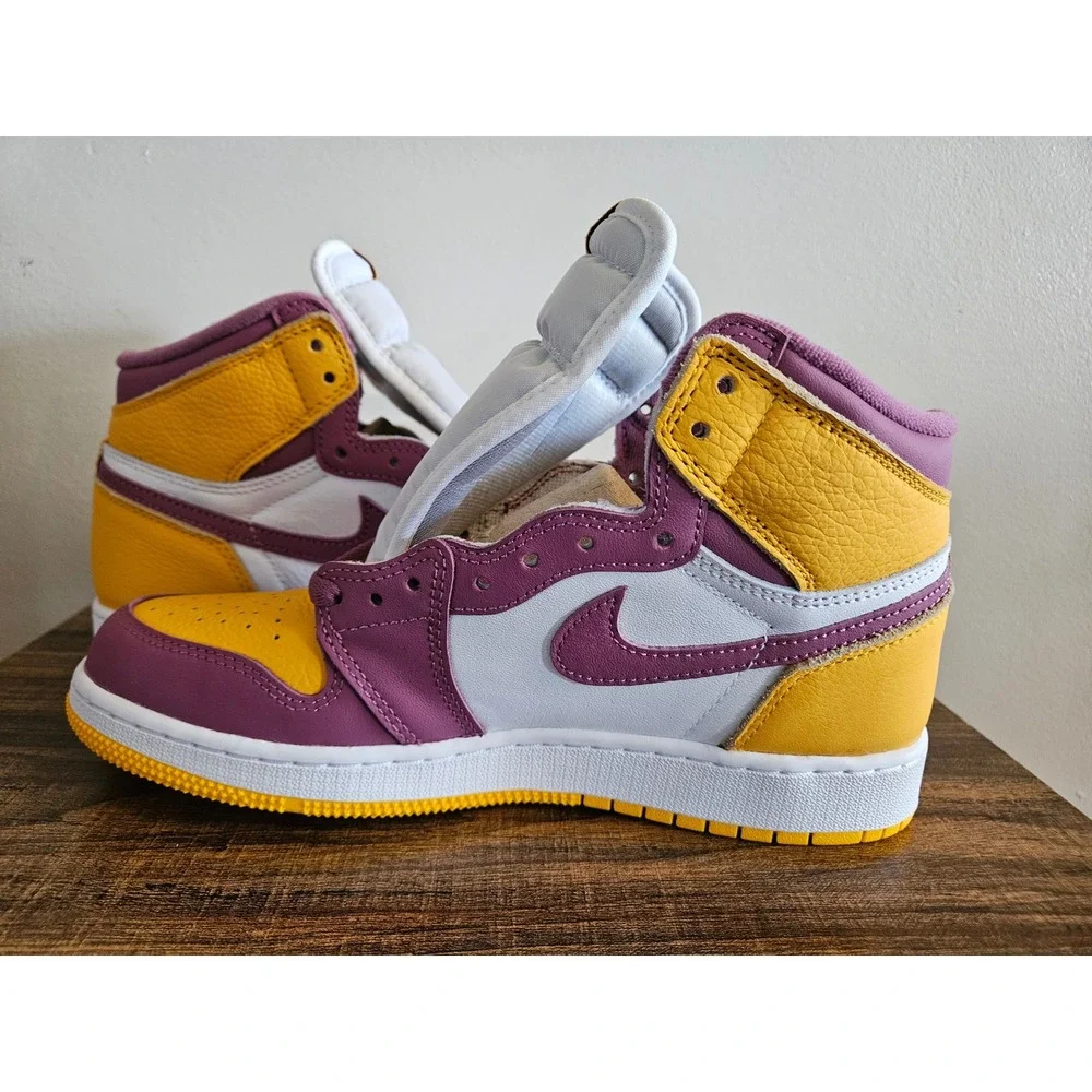 Nike Air Jordan 1 Retro High OG Brotherhood 575441-706 GS Size‎ 7/ Womens 8.5